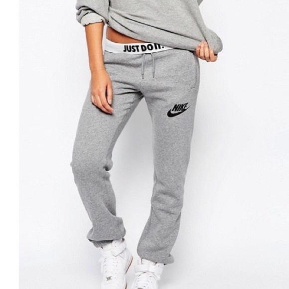 Nike Pants - Nike Just do it Loose grey sweatpant